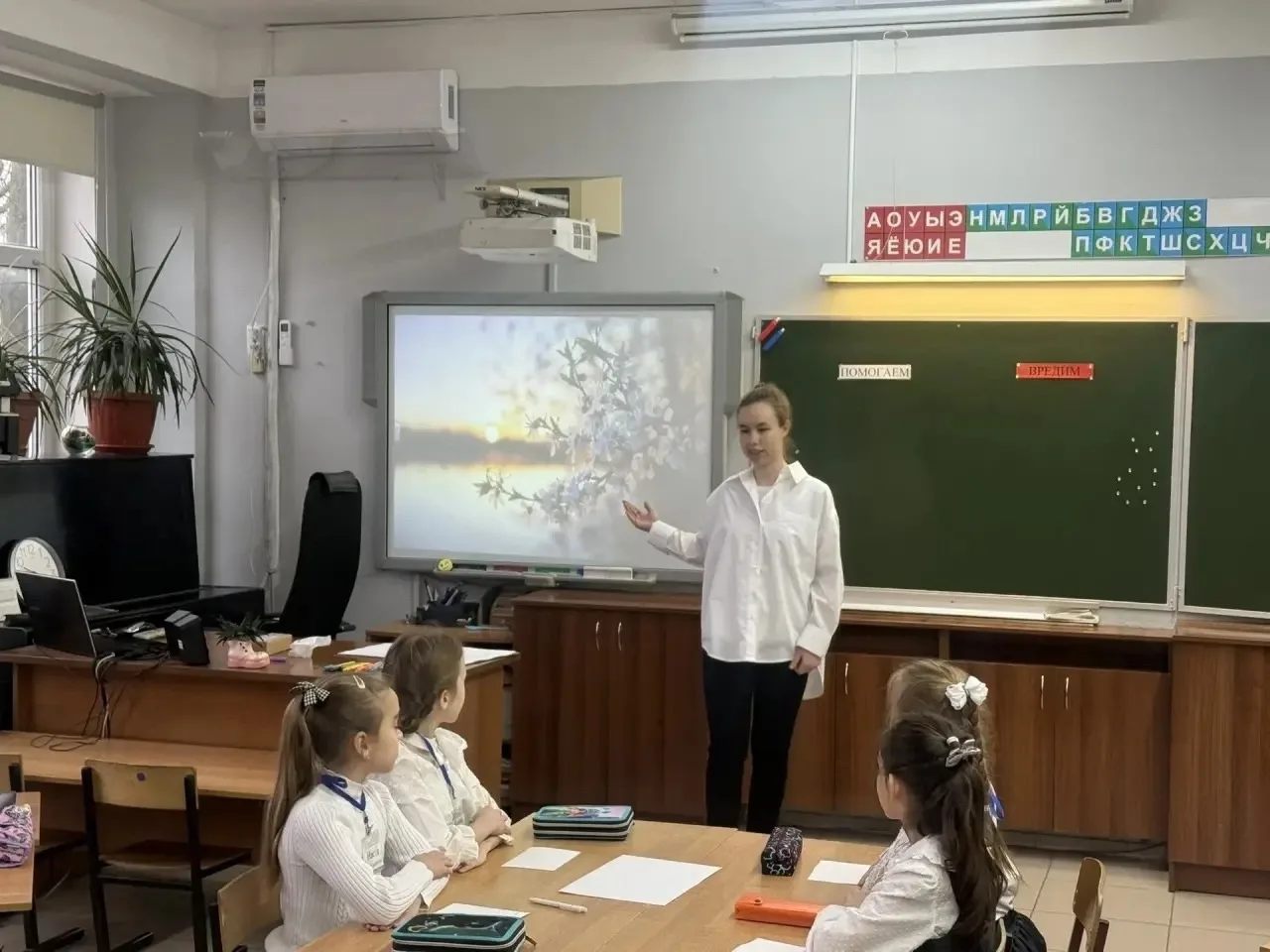 Поздравляем ученицу нашей школы Никулину Киру с 2 местом в районном этапе конкурса «Учитель года гор