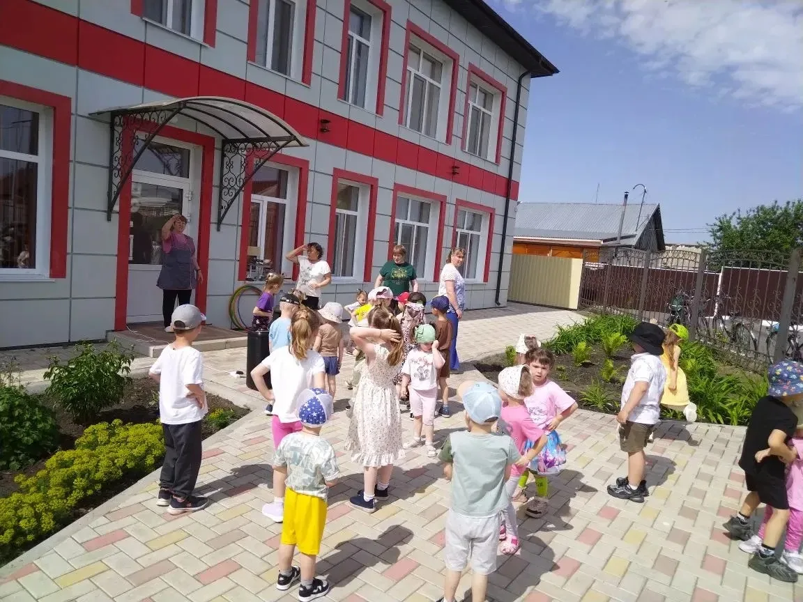 В нашем детском саду сегодня царила настоящая праздничная суматоха! В День защиты детей...