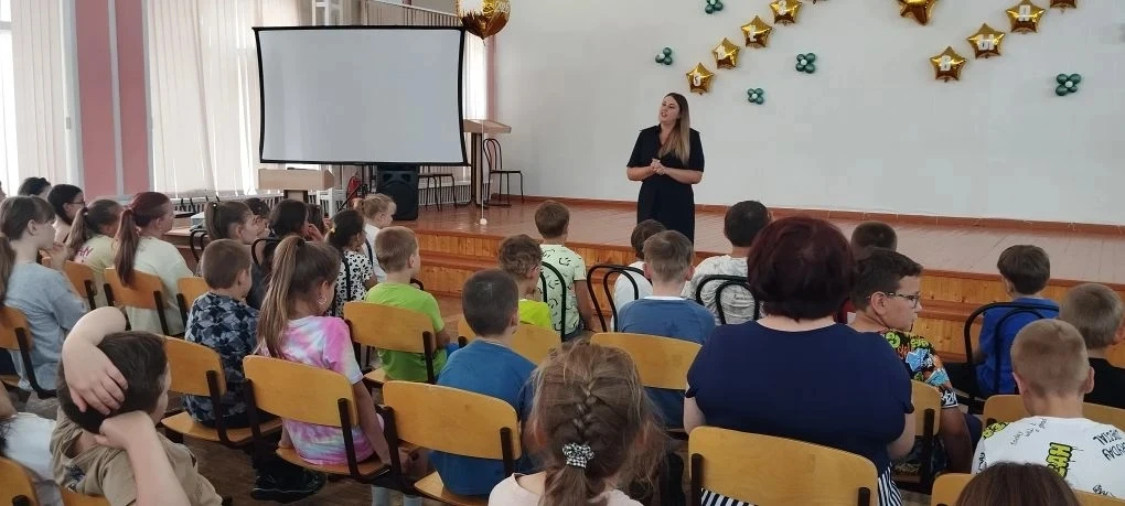 🇷🇺 В гостях у нашего лагеря — майор полиции Юлия Николаевна Сапунова!

Сегодня в рамках профилакти