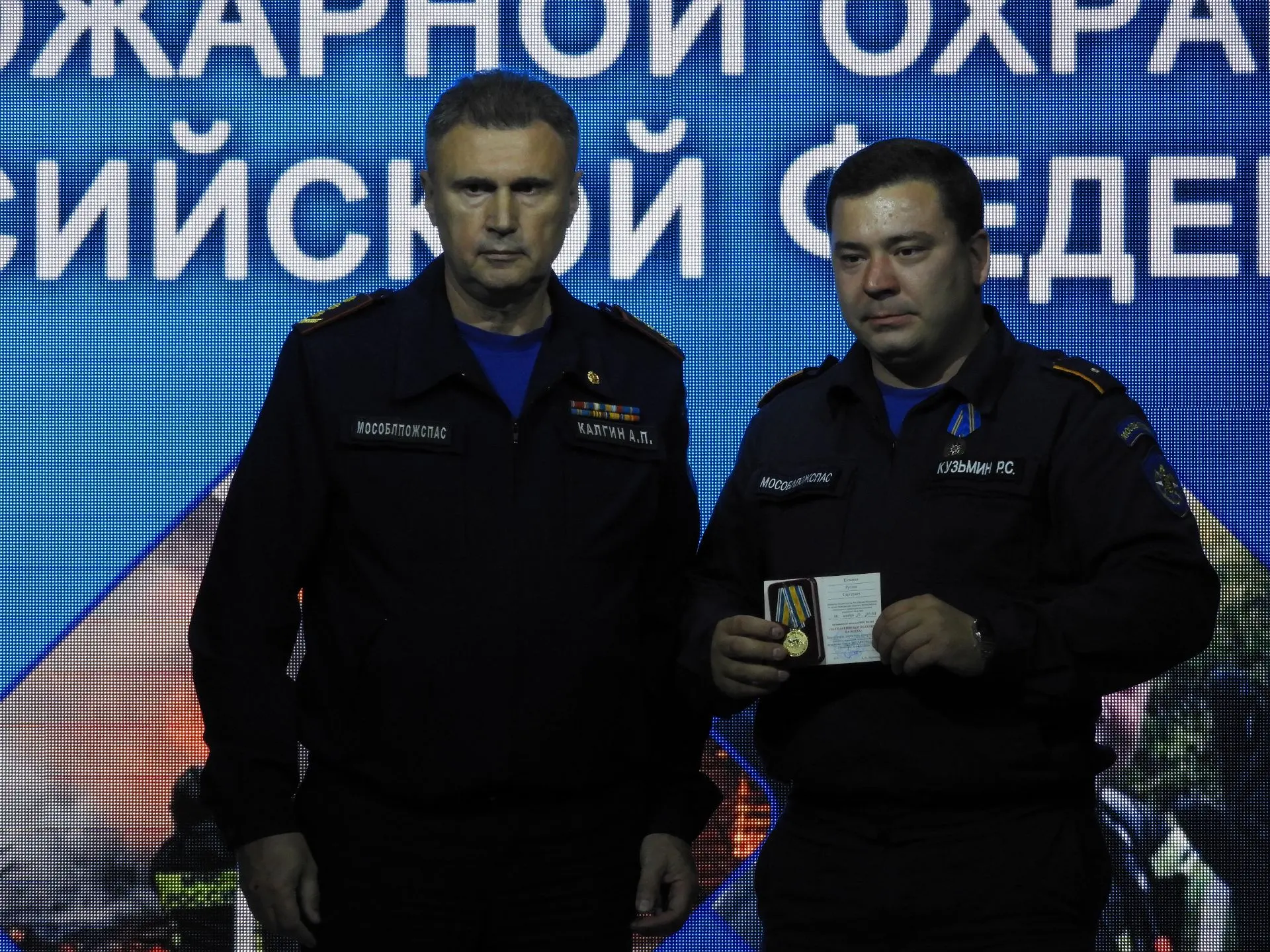 🚒 Огнеборцы приняли участия в торжествах, посвященных Дню пожарной охраны 🤝  🚩 Накануне профессионал