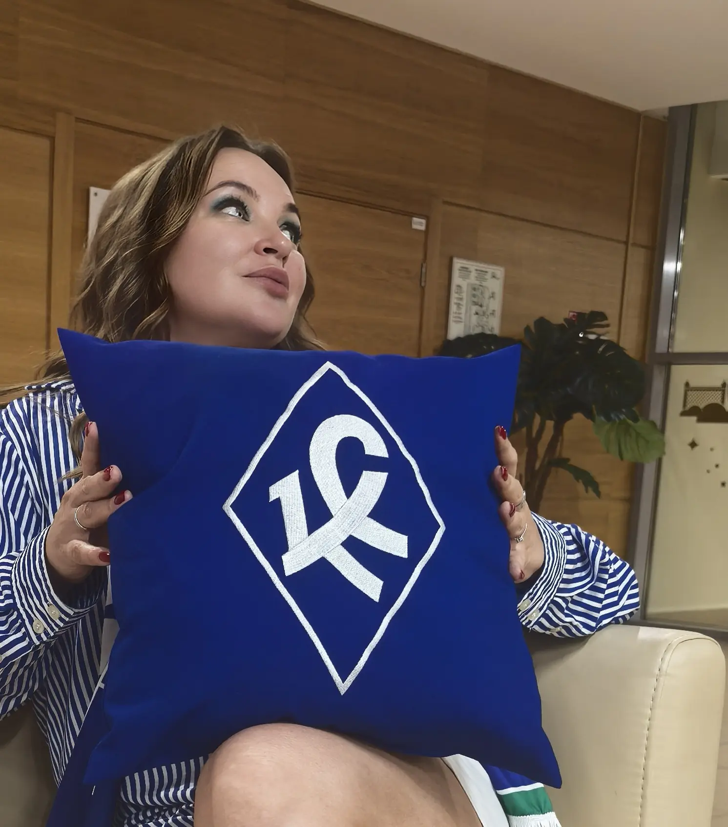 Ну, ладно. В воскресенье "Крылья Советов" играют с "Акроном". Тот случай, когда наши то...