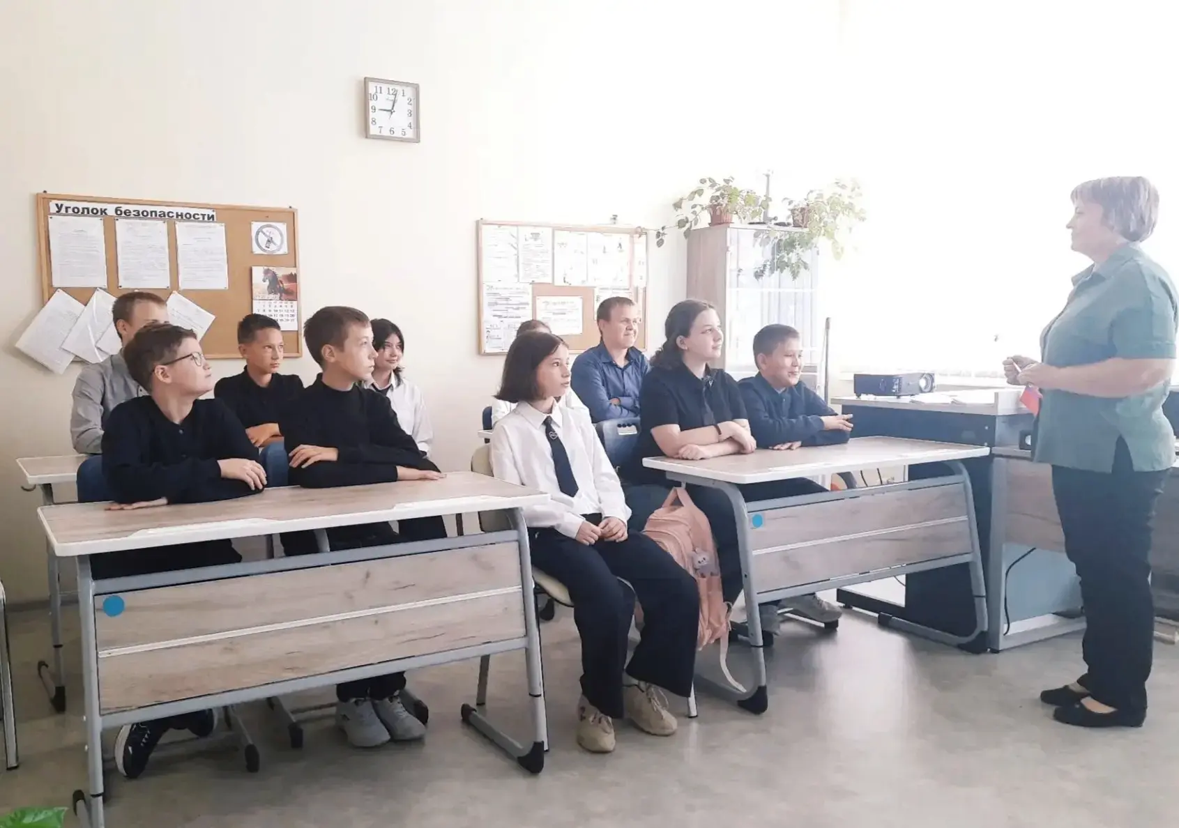 В школах Мордовского муниципального округа стартовал обновленный курс «Разговоры о важном»