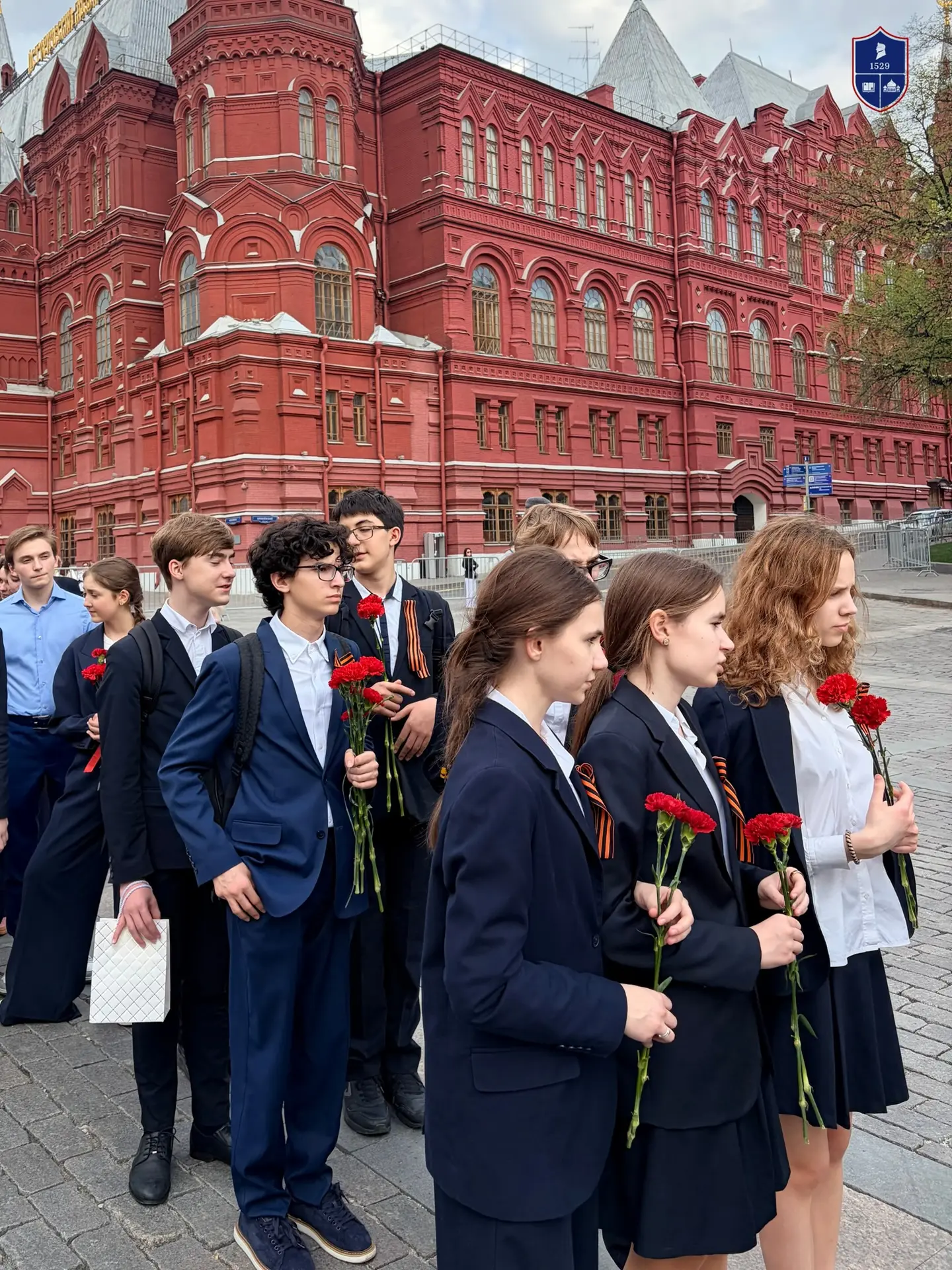 🌹Память, застывшая в алых лепестках…  Что такое память? Для кого-то это строчки из учебника, оживающ