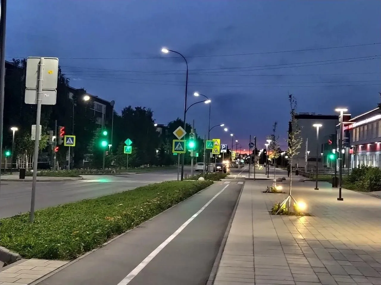 Нурлат, добрый субботний вечер! 🌅

Сегодняшний закат — награда за то, что мы проснулись после ночно