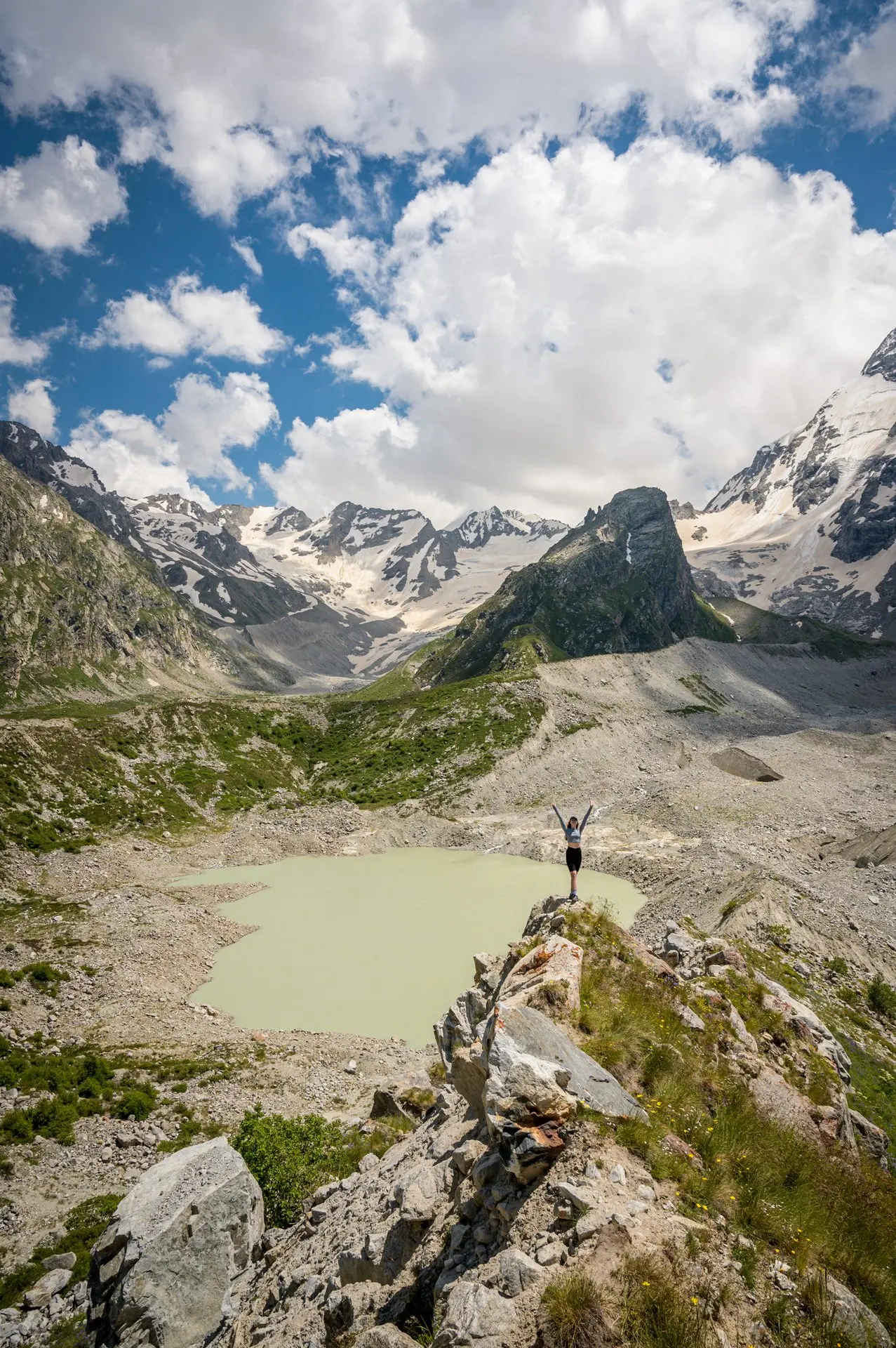🏔️ Озеро Башкара. Ущелье Адыл-су, Приэльбрусье. Фото от 10 июля 2022.