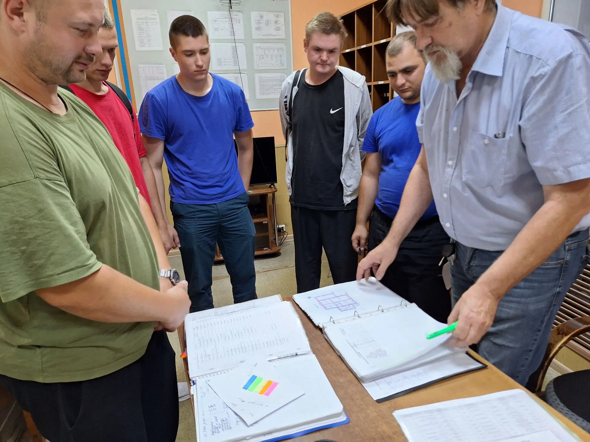 Занятия на учебном пункте ОКУ «Противопожарная служба Курской области»

Согласно плану-графику обуче