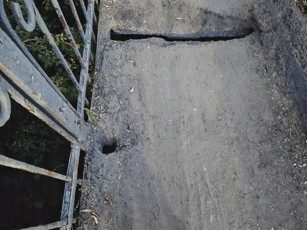 Ямы на мосту у следственного комитета прокололи колесо