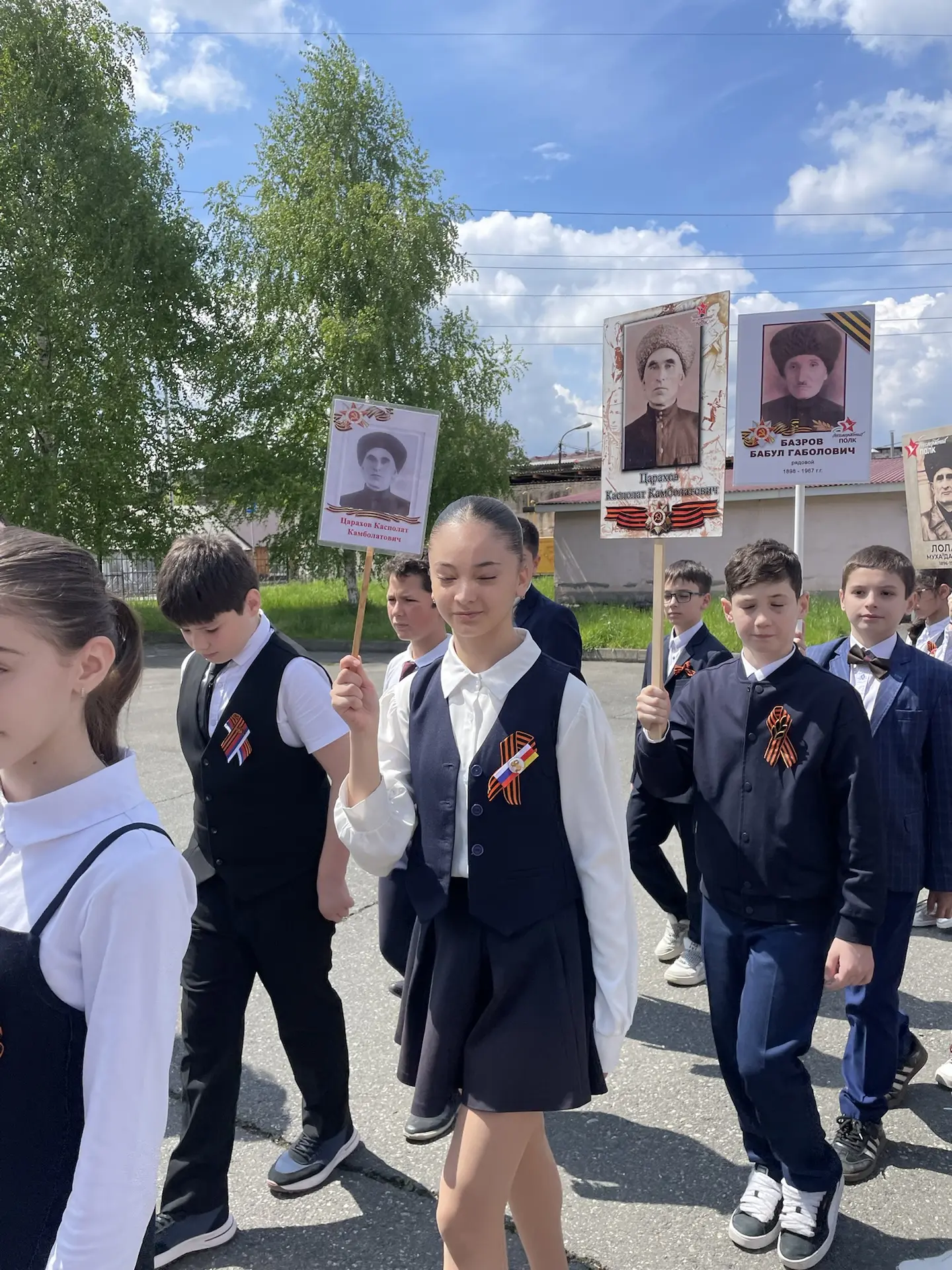 «Бессмертный полк» — живая связь поколений  Сегодня, 8 мая, в лицее прошла трогательная и значимая а