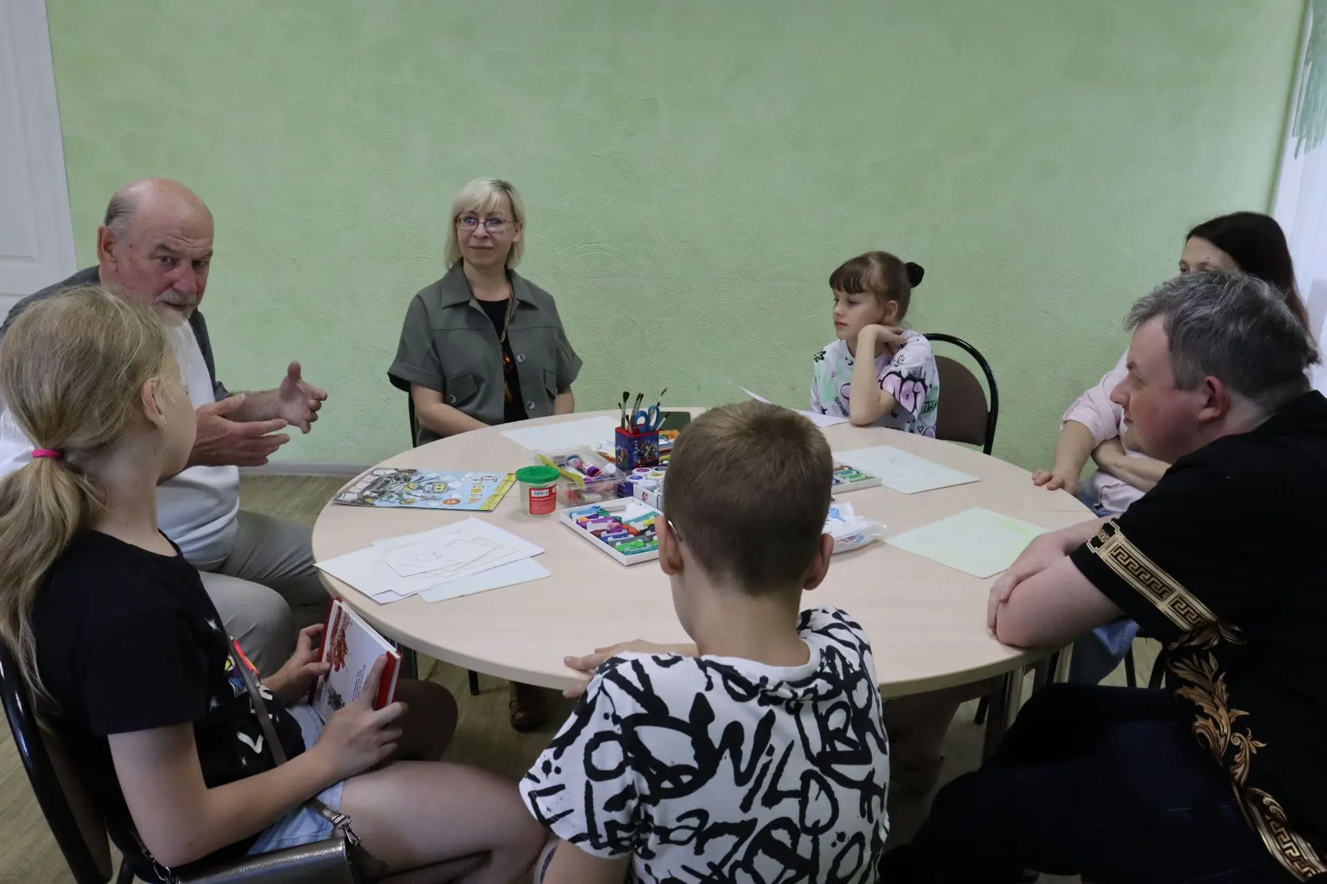 ✨Гостем анимационной студии «МУЛЬТИварка» стал пензенский детский поэт Владимир Юраков. Встреча член