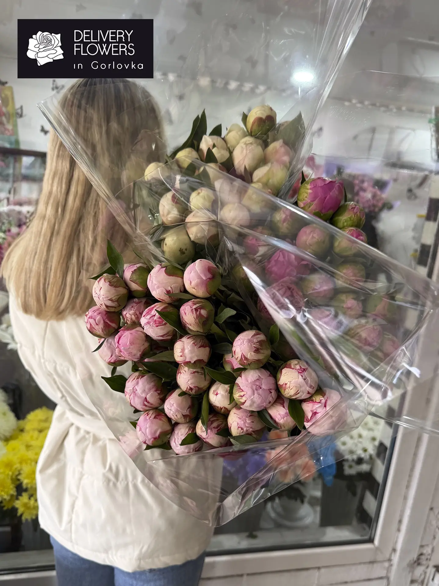 🌸🤍 Пионы и белые гладиолусы