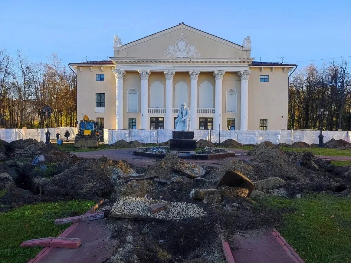 Реконструкция на Советской площади началась.