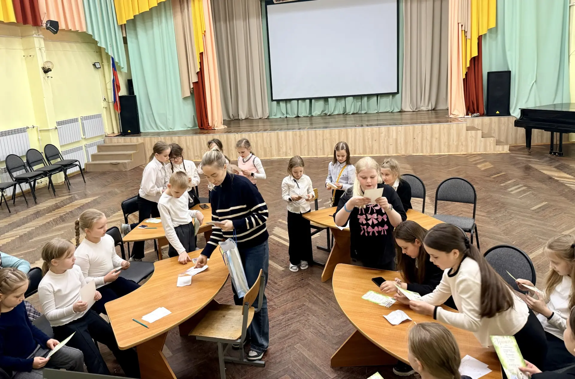 14 мая прошёл интеллектуальный квиз по мультфильмам «100 загадок и отгадок» 🎬🧩  С каждым разом участ