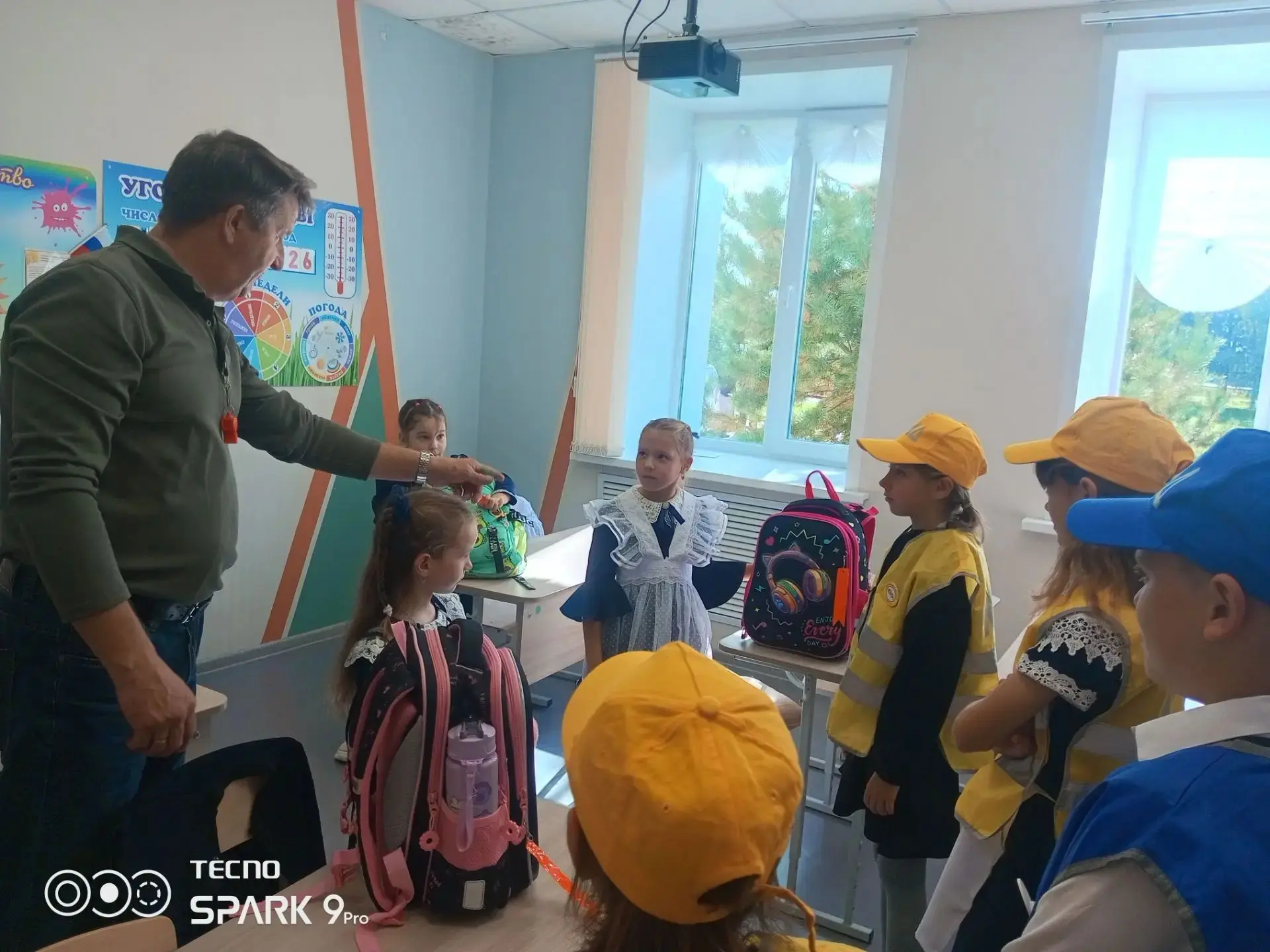 Воспитанники Станции туристов объединения «Дорожный дозор» на базе Сахаровской школы пр...