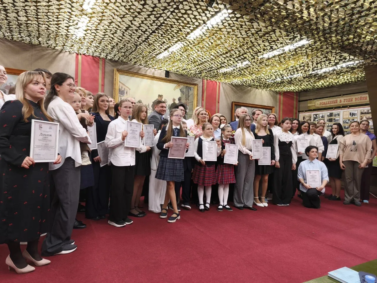 🎉 Ура, поздравляем нашу звёздочку — Тронину Анну из 4 «Г» класса! 🎉   🏆🥇 Анна стала победителем райо
