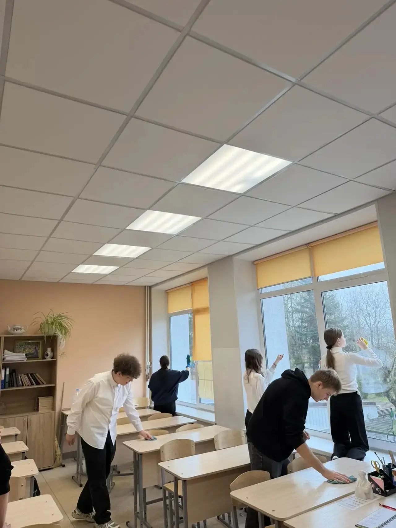 🌿✨ Сегодня в нашем образовательном комплексе прошли субботники! ✨🌿  Хочется выразить огромную благод