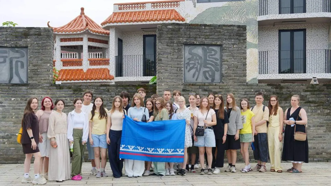 🤩 Ямальские школьники и педагоги проходят стажировку в Китае.

Среди участников — ребята и учителя 
