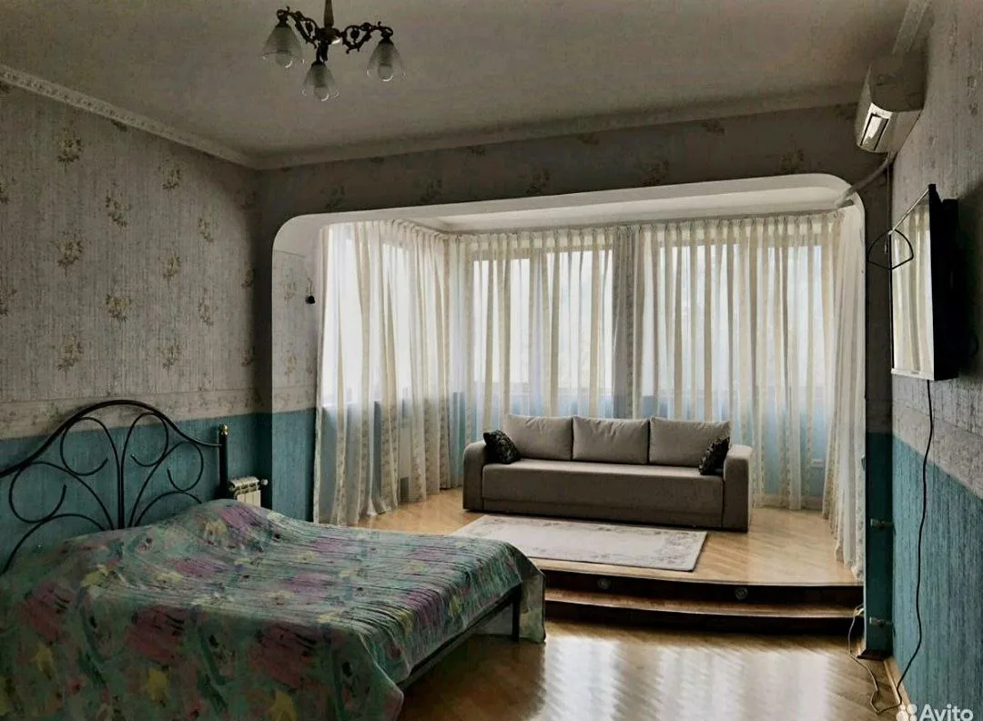 #ЯЛТА  🏠 Сдам дом 2 этажа , 150 кв.м в центре города с шикарным видом на всю Ялту, большие светлые к