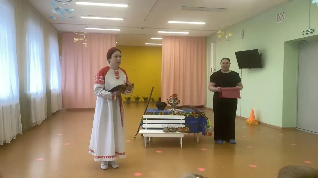 Сегодня наш детский сад посетили сотрудники музея им. Бакулева. 
Они познакомили детей со старинными