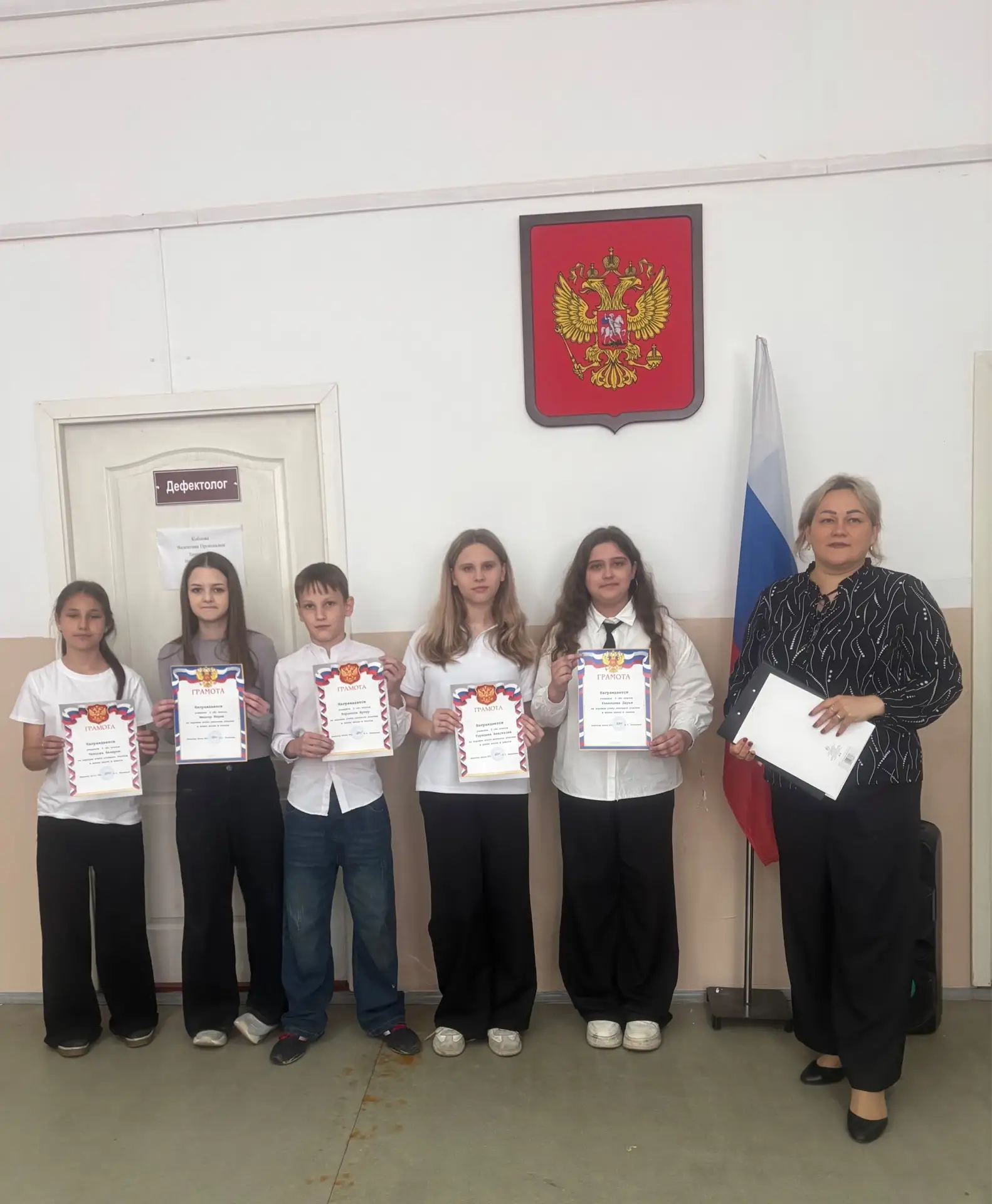 🎓 Вот и пролетел ещё один учебный год. В нашей школе прошла торжественная линейка, пос...