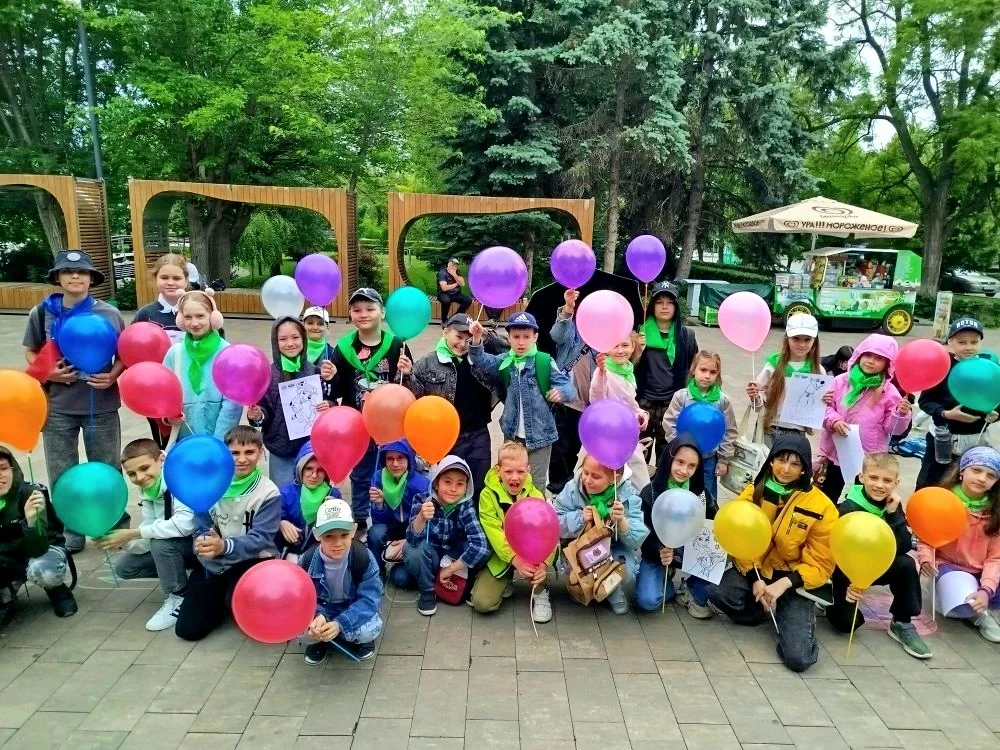Пришкольный лагерь "Радуга" открыл свои двери для наших ребят. 🌈 🔔

Несмотря на пасмурную погоду, 
