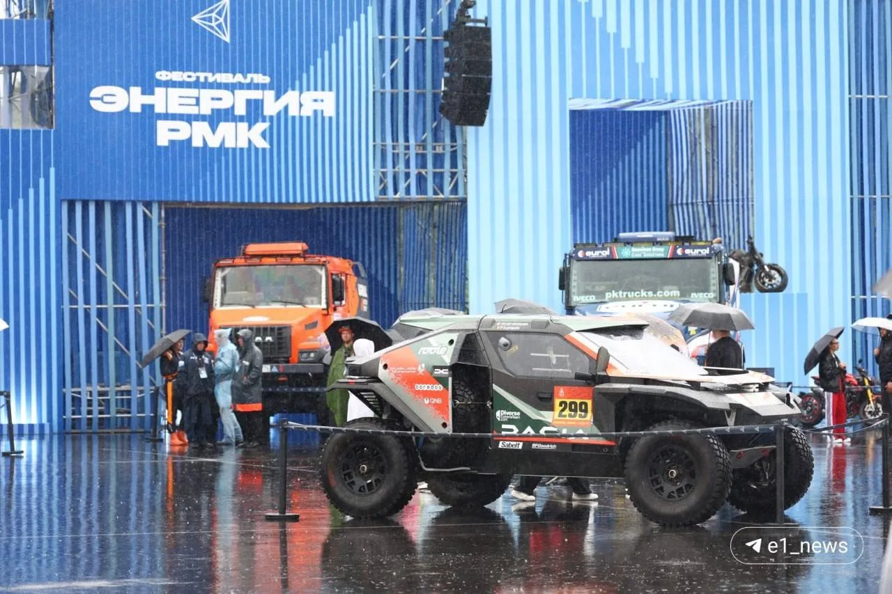 Выставка спортивных автомобилей в квартале Архангела Михаила будет работать до 10 августа.

Там можн