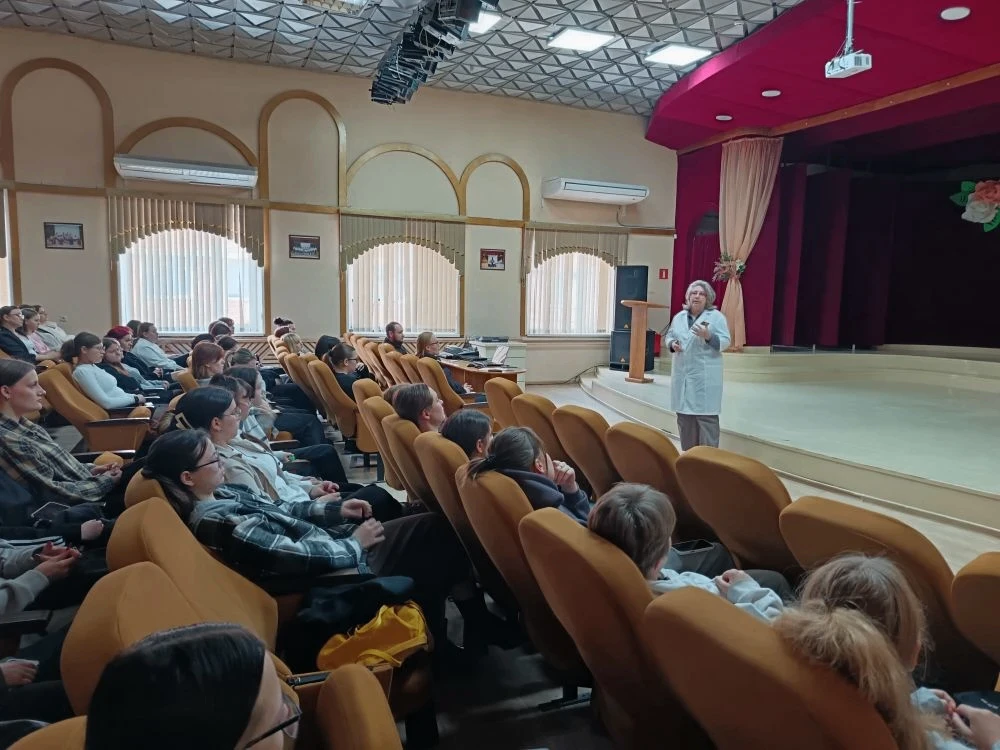 ⚠️ На отделении педагогики Ейского полипрофильного колледжа отделом по делам молодёжи Ейского района