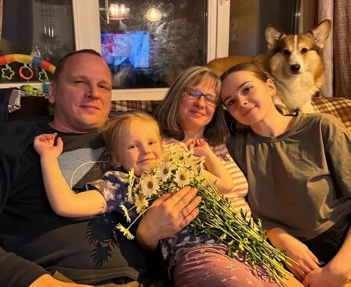 🌼 «Ромашковая семья»: семья Соколовых в акции!🌼

Тёплое фото, искренние эмоции и символ праздника 