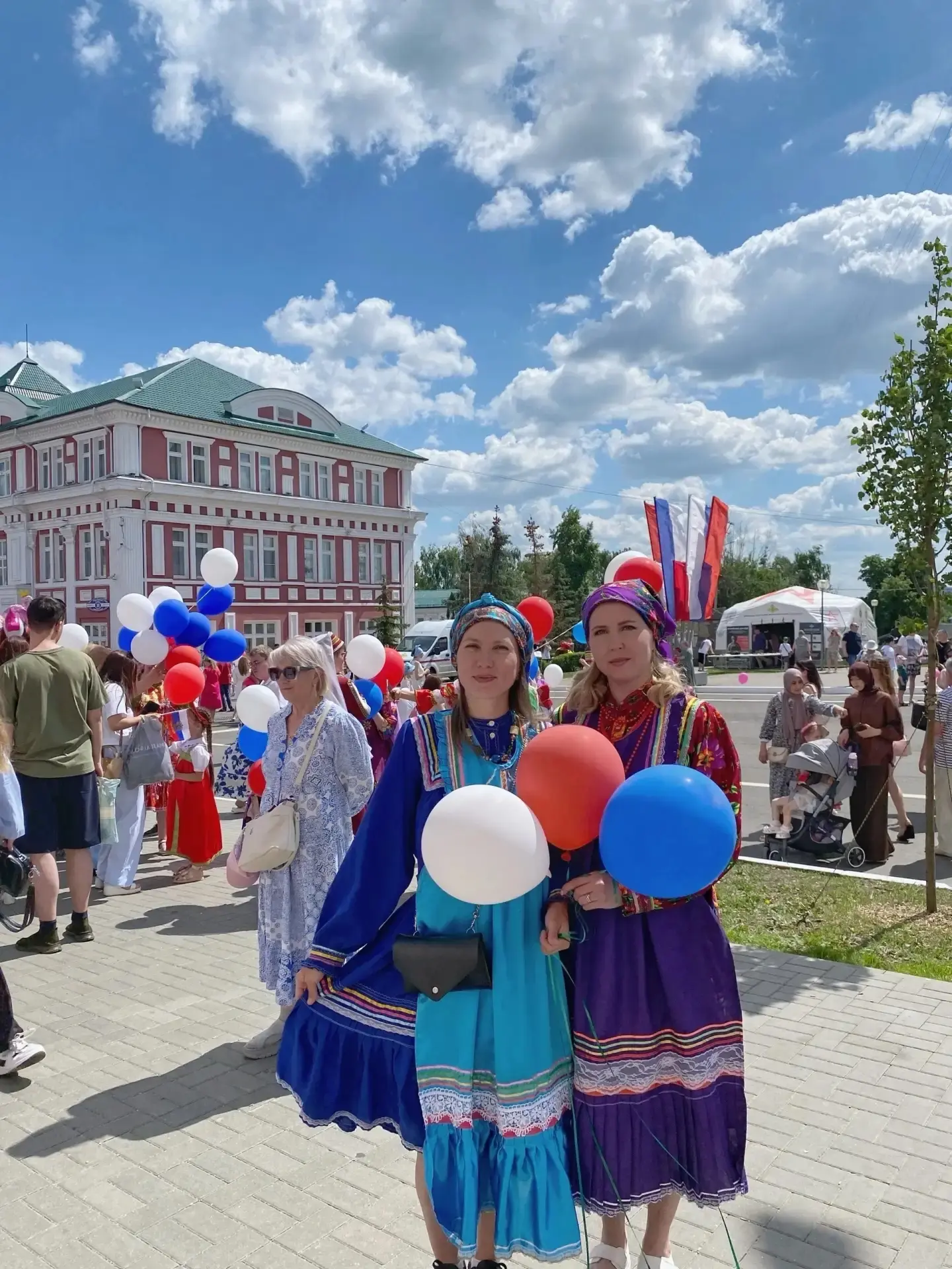 «Любимому городу посвящается…!» 
Торжественное мероприятие ко Дню России и 385-летию со дня основани