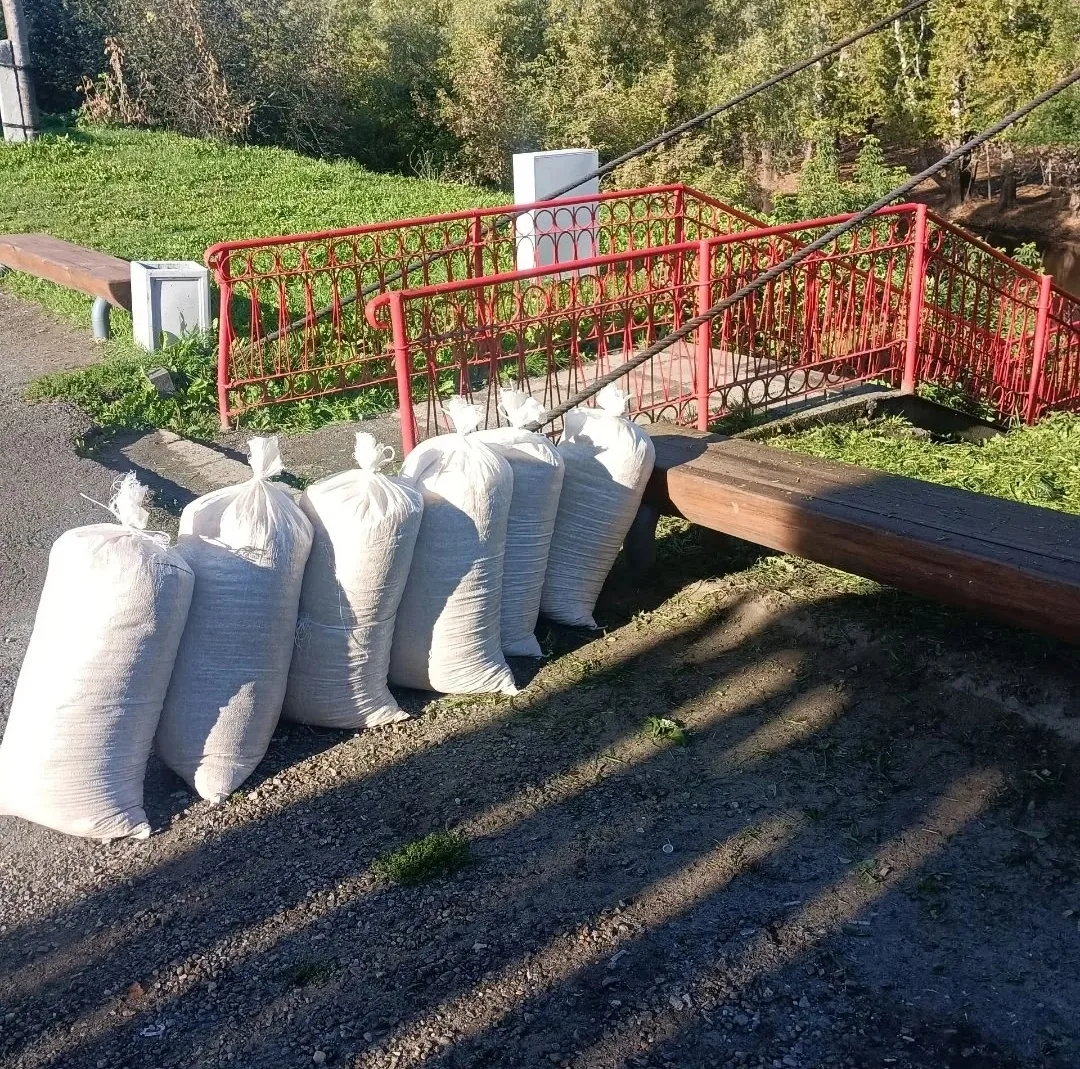 Работа в любимом парке продолжается... Пользуясь случаем, сердечно поздравляем Григория...
