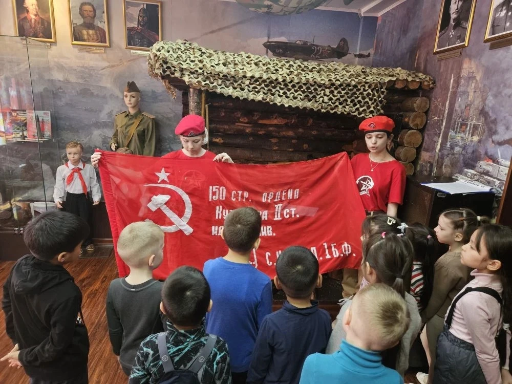 Группа «Колокольчик» посетила Музей воинской славы! 🎗️

Сегодня ребята из группы «Колокольчик» посе