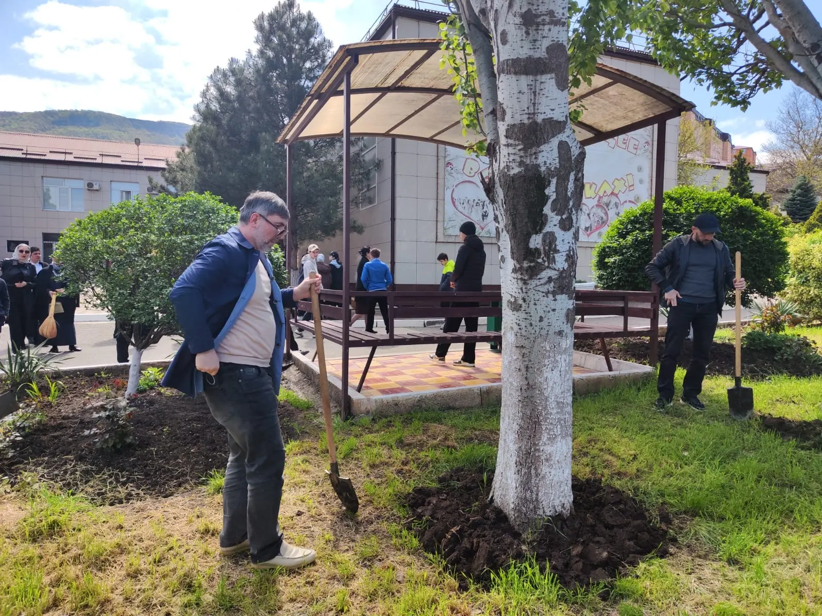 В РЦСТАИП прошёл традиционный субботник, в котором приняли активное участие сотрудники ...