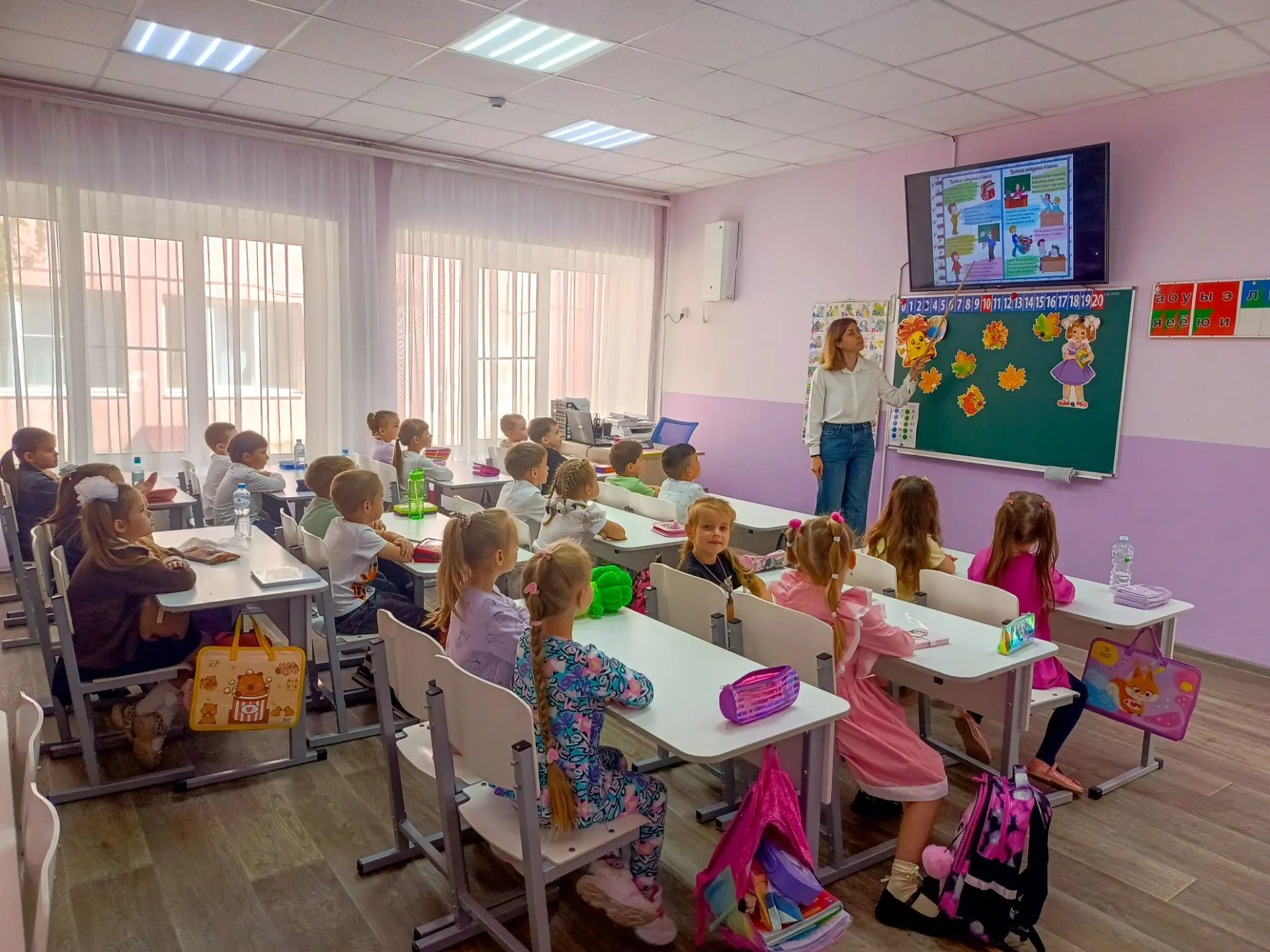 ⭐ Парта ждет! Мини-школа открыла двери для самых юных учеников!