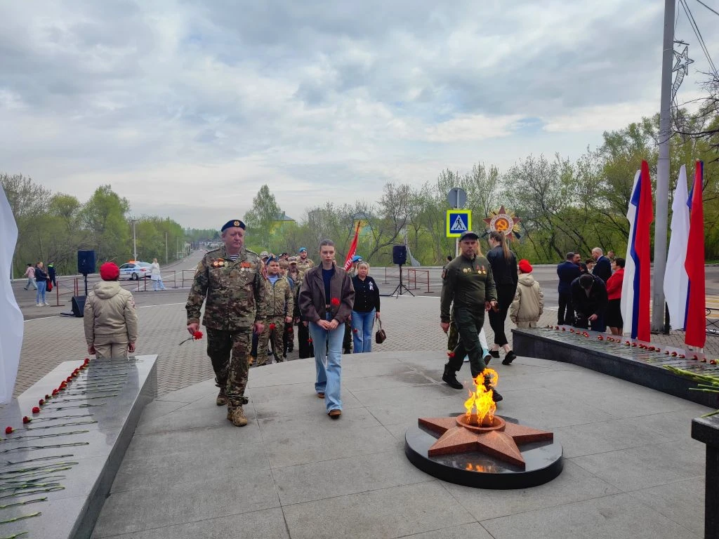 В преддверии Дня Победы в Осинниках прошёл автопробег 🇷🇺  Каждый год накануне 9 мая автомобилисты в 