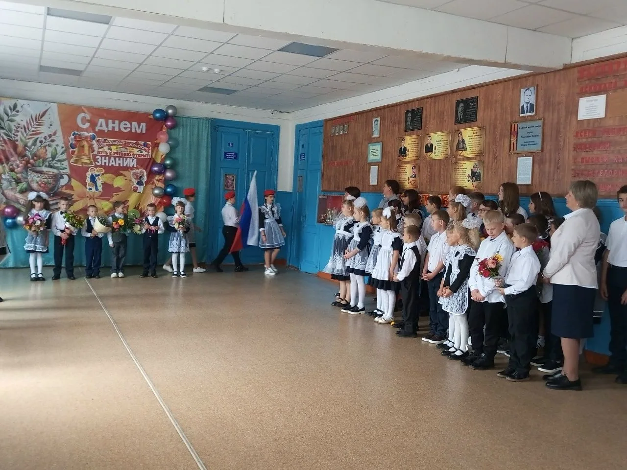 Каждый год 1 сентября школьные дворы оживают: наполняются задорным детским смехом, пест...