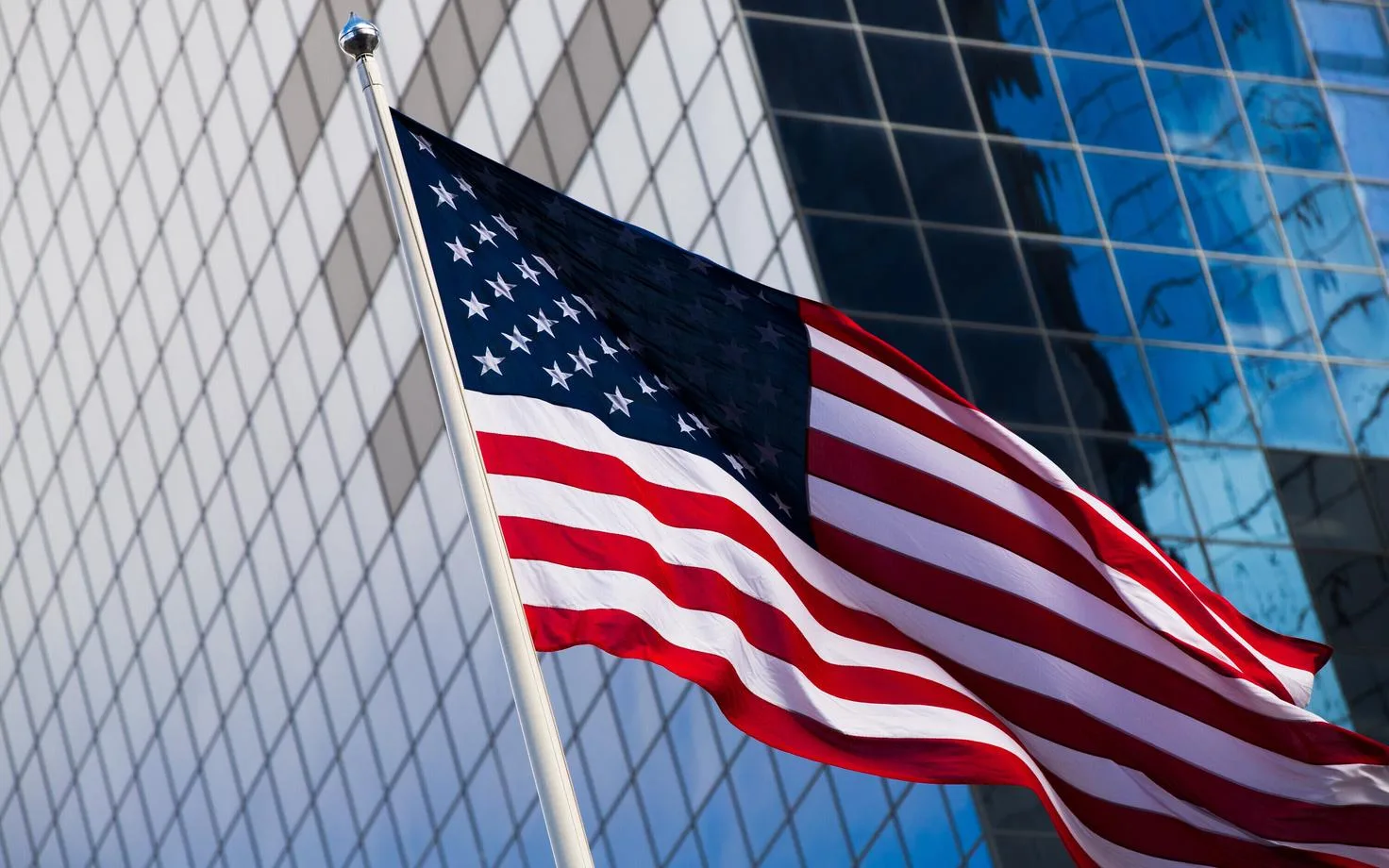 США ввели новые пошлины против 60 торговых партнёров, включая ЕС

Соединённые Штаты ввели новые пошл
