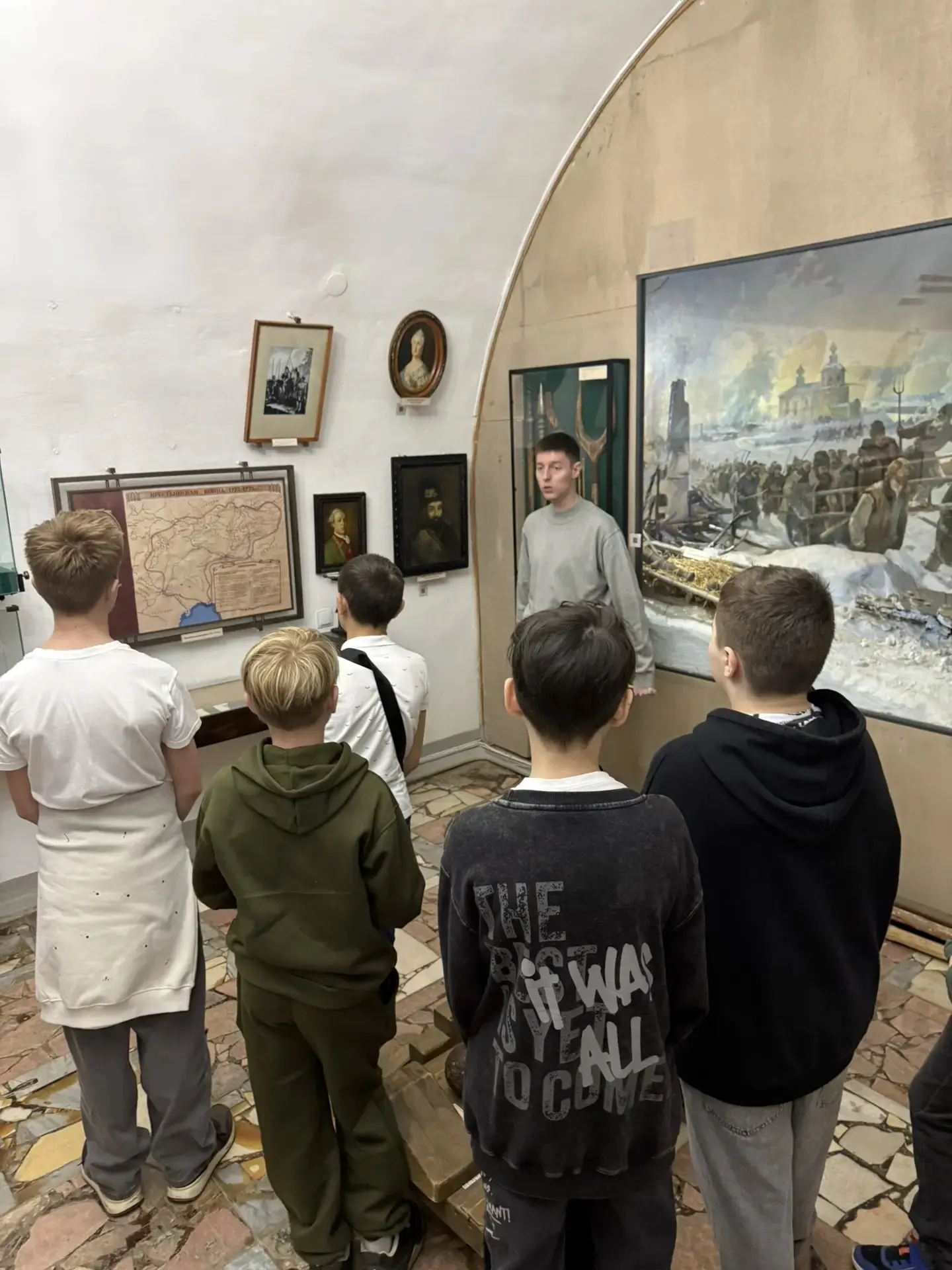 Ученики 5 «А» и 5 «Г» посетили музей имени А.С.Пушкина. Поход в музей на каникулах — это отличный сп