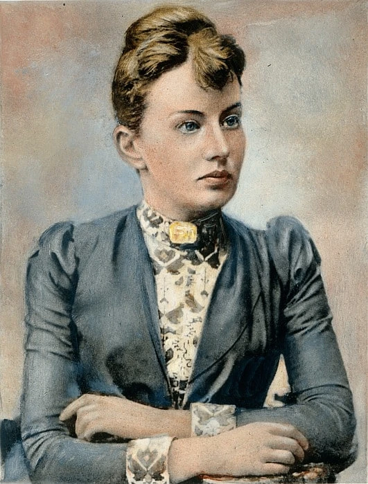 Представьте. Российская империя, конец 1860-х. Девочка из богатой дворянской семьи в 18...