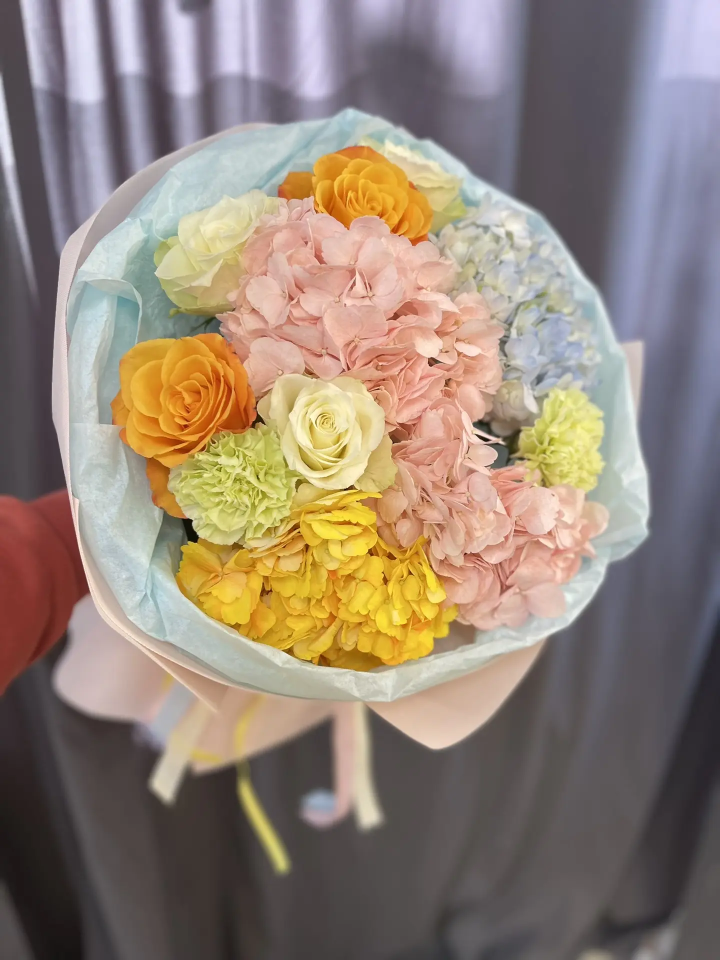 Кому сегодня подвезти модный «дофаминовый букет»?) 🩵💚💛🧡🩷