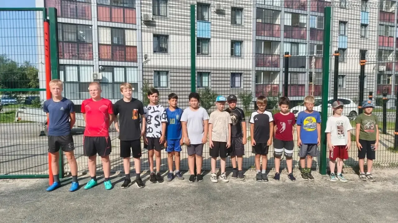 ⚽ «Весёлый футбол» #СпортЛетоКурган2026

В рамках проекта «Спорт Лето» тренер‑общественник Пермяков 