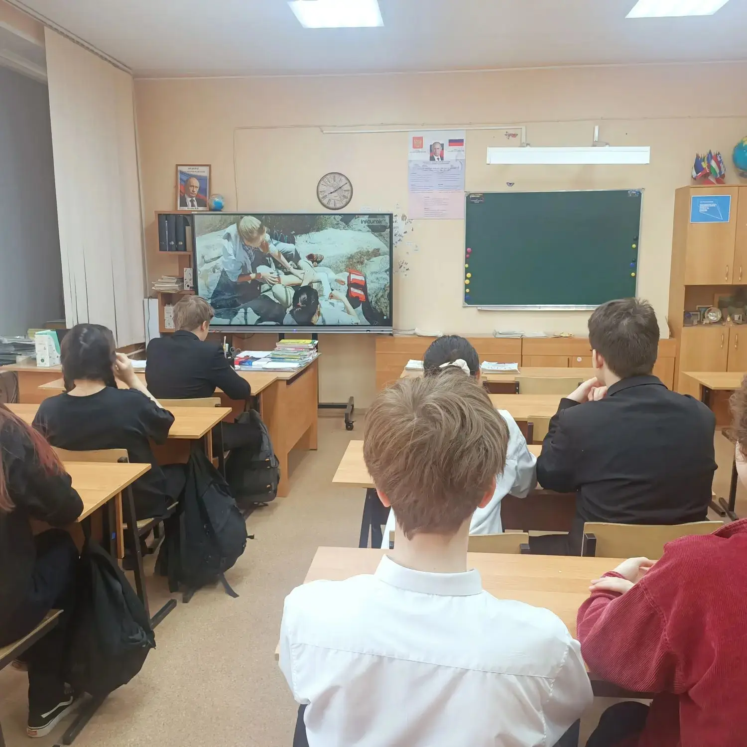 🛡️ Неделя безопасного поведения: важный разговор с подростками.   С 30 марта по 3 апреля в МОУ Гимна