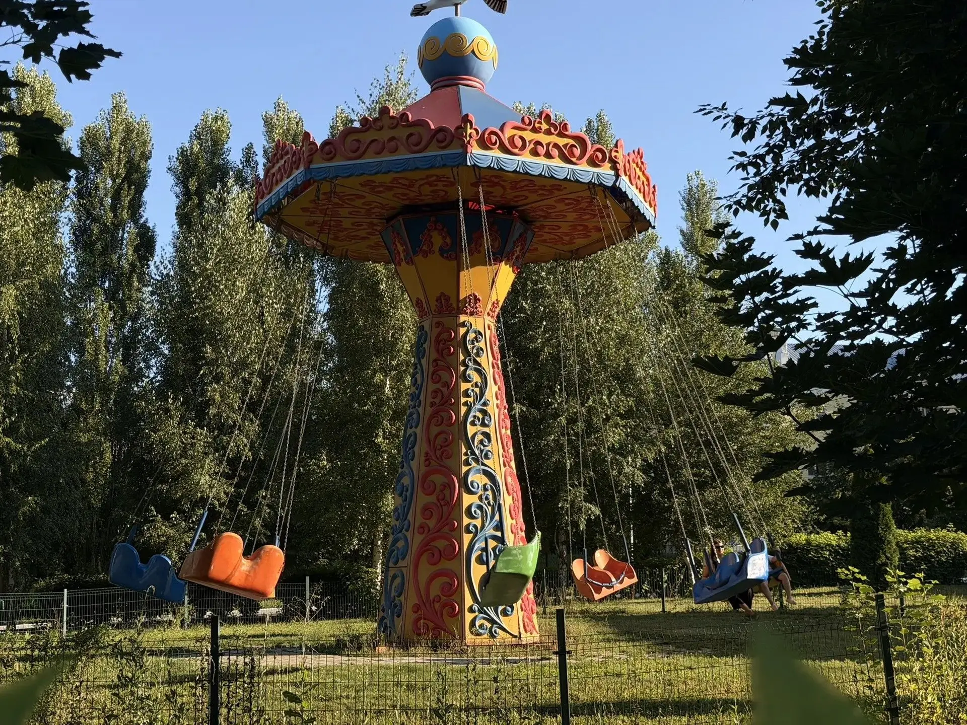 Доброе утро, любимый город! 🌿

Сегодня экватор рабочей недели, а лето продолжает радовать нас идеал
