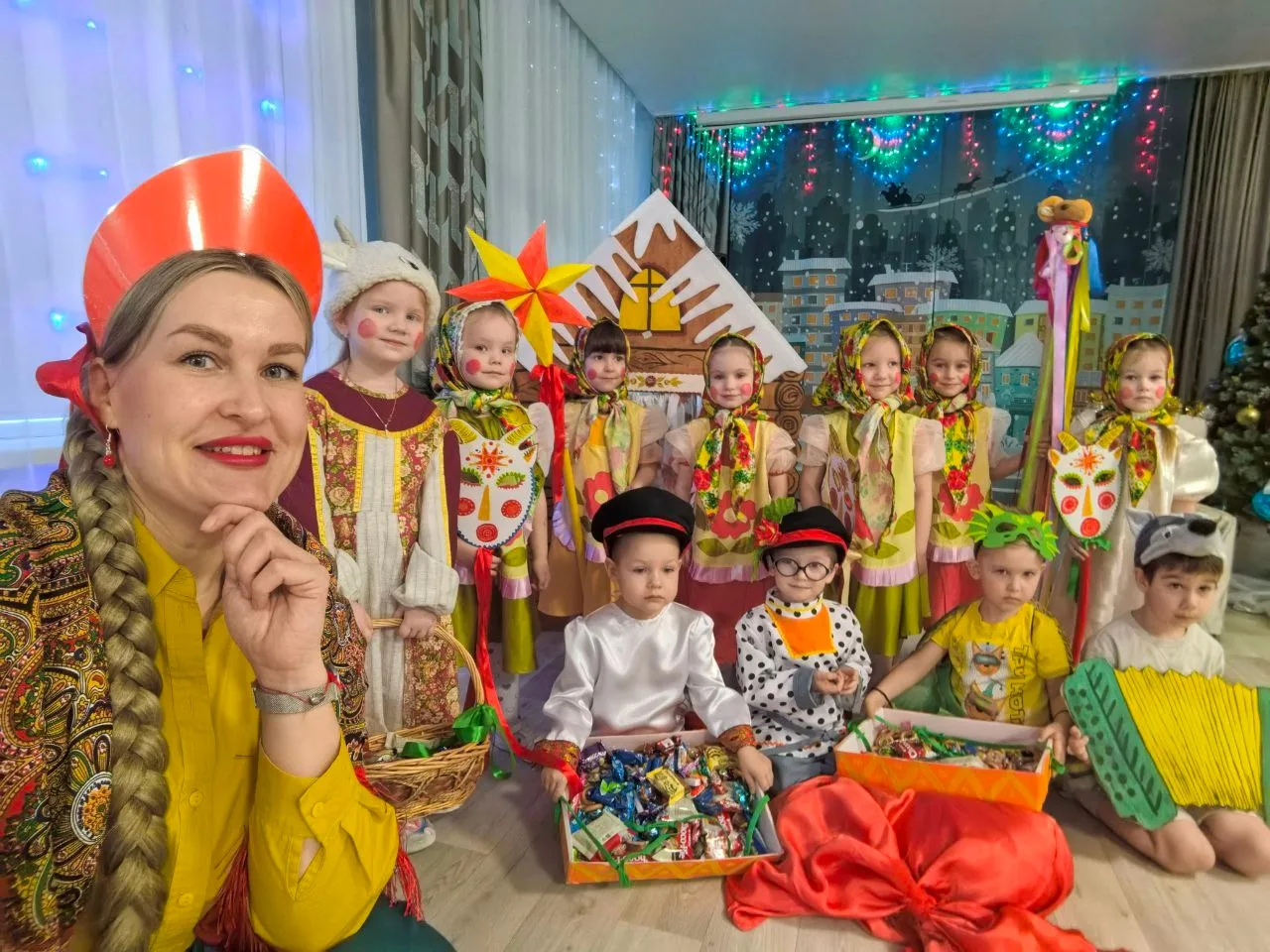 //Топ-топ! 👏🧨 Хлоп-хлоп! 🔔🪇🎶 Динь-тринь! 🪗💥 Тара-рам!