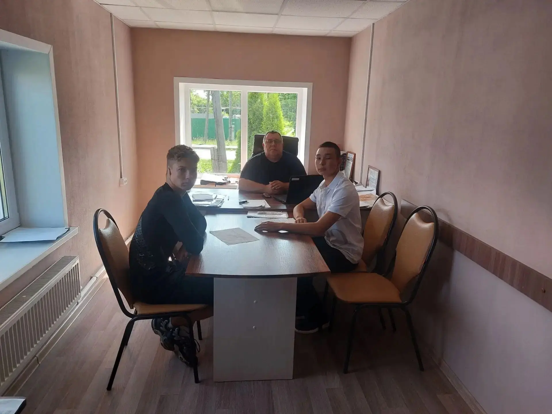 В Перелюбском районе двое выпускников выбрали профессию ветеринара

🧑‍🎓 В начале июля 2026 года вы