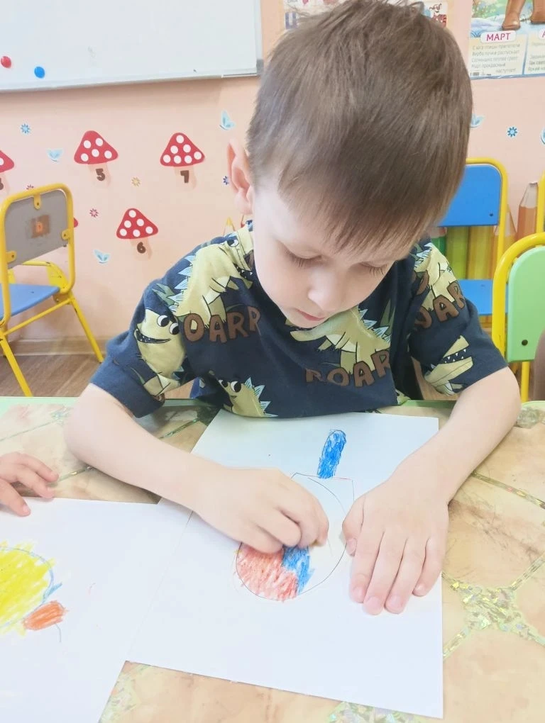 Вы знаете какой сегодня день? 
Да да самый вкусный, холодный, сладкий, солёный, с карамелькой, шокол
