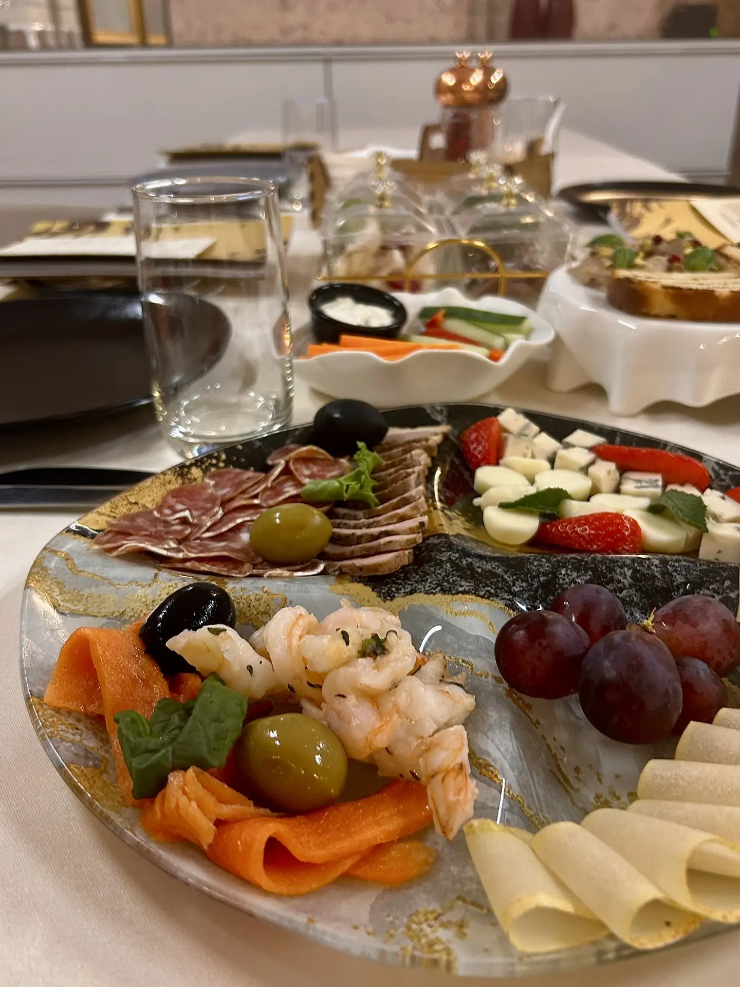 Наше самое любимое занятие: накрывать на стол и ждать Вас🥰