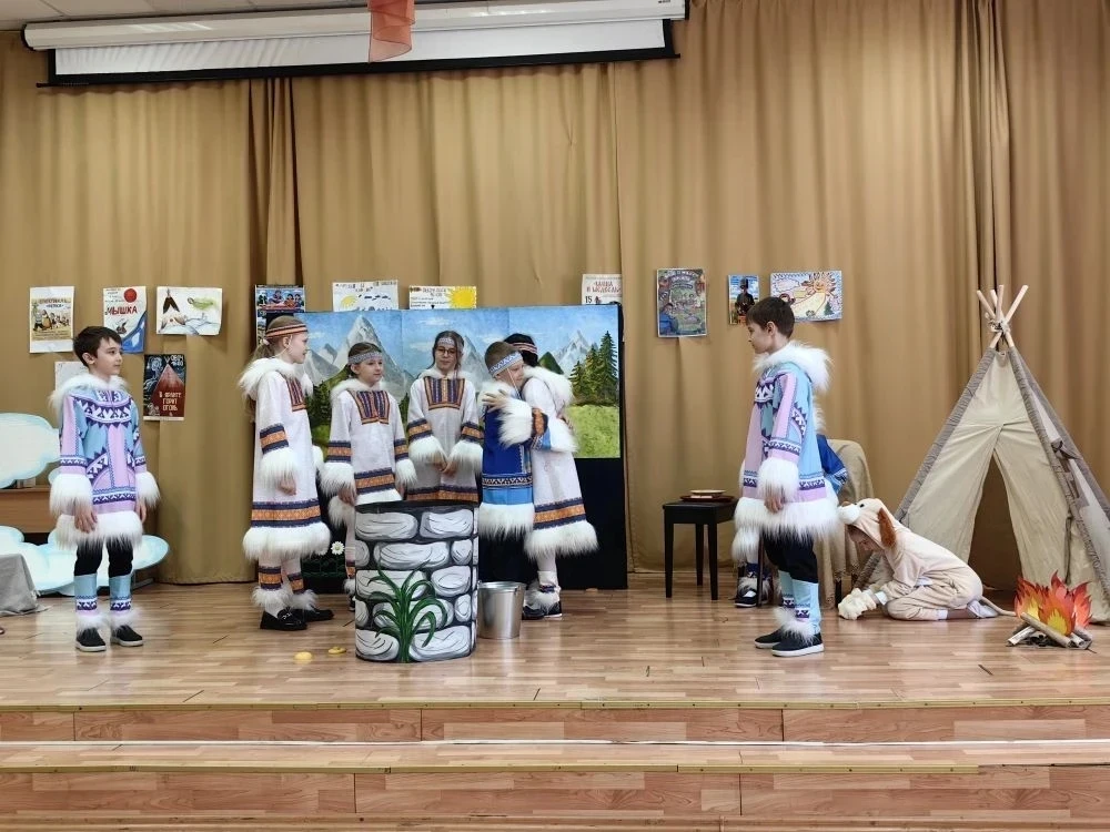 🎭 В лицее идёт Театральная неделя! В нашем лицее стартовала долгожданная "Театральная неделя", приур