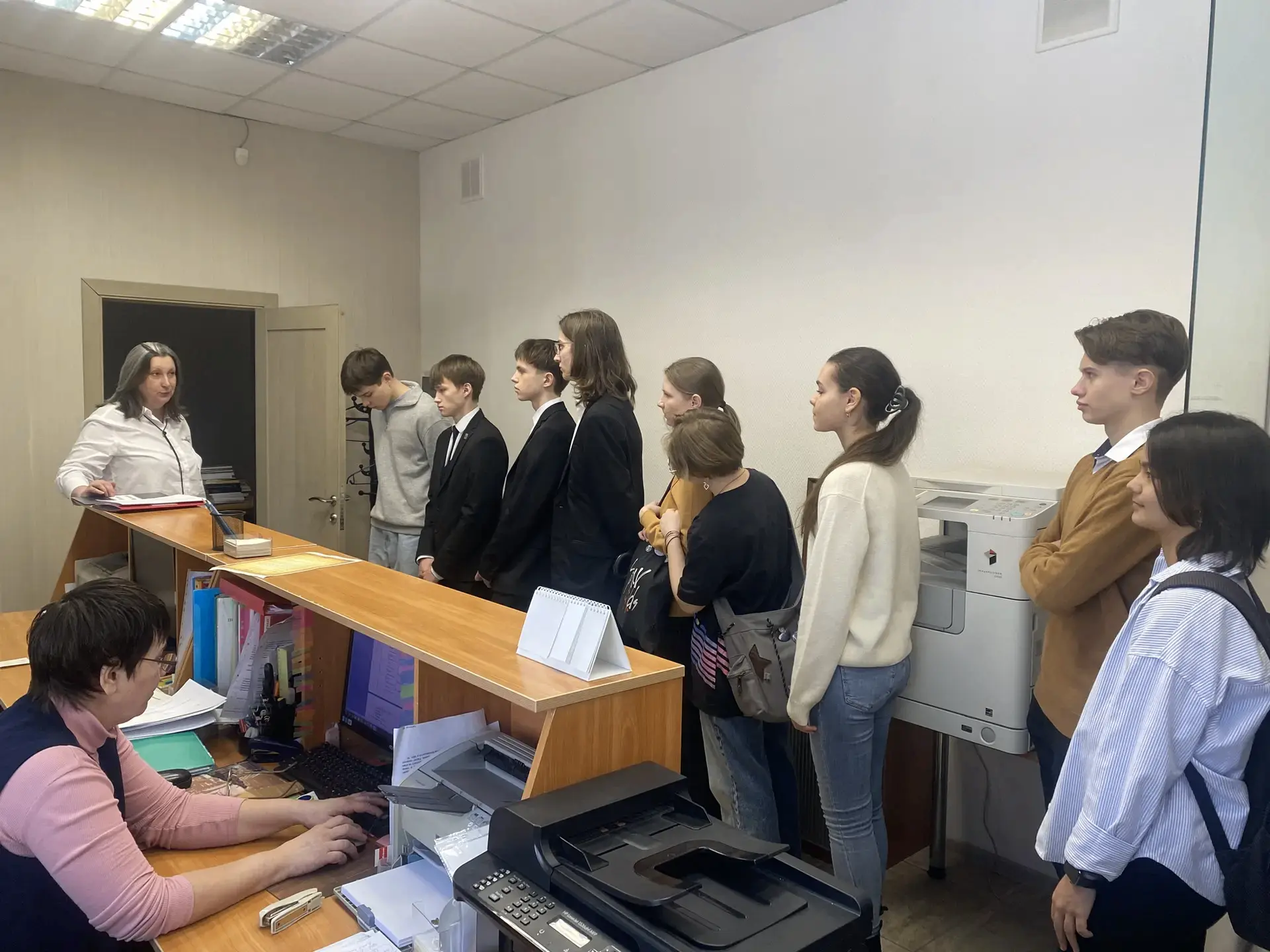 27 февраля ученики 11Б класса нашей школы посетили ДВГУПС, где для них была проведена познавательная