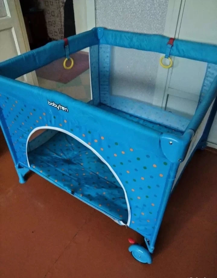Продам манеж babyton в отличном состоянии.
