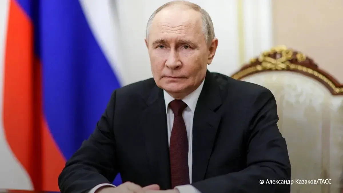 Путин поздравил сотрудников органов следствия с профессиональным праздником.

Президент отметил, что