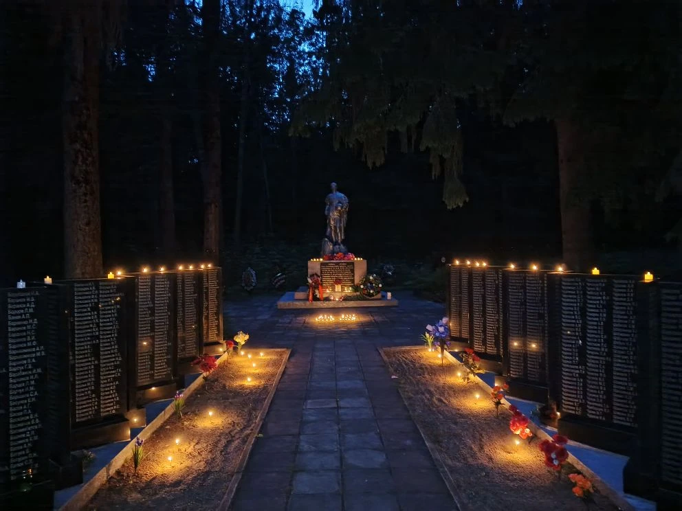 🎗️22 июня — День памяти и скорби.

🕯В 21 июня, в 22:00, у братского захоронения села Алексино цари